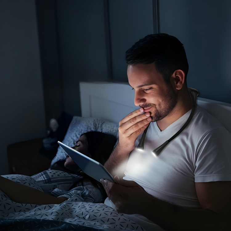 FlexiBeamâą | Flexibel handsfree LED-halslampa LĂ€slampa