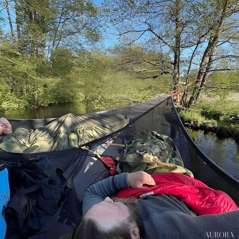 TILLFĂLLIGT 50% RABATT | CozyCrewâą - HĂ€ngmatta för flera personer - Aurora Stockholm