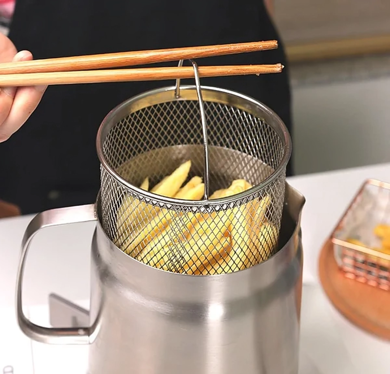 TILLFĂLLIGT 50% RABATT | StrainFryâą | Smidig oljefiltrering och fritering i ett!