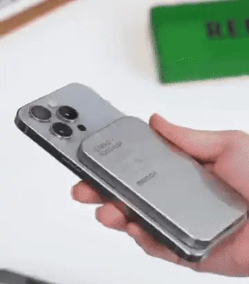 50% RABATT TILLFĂLLIGT | SlimVoltâą | Magnetisk Tunn PowerBank - Aurora Stockholm