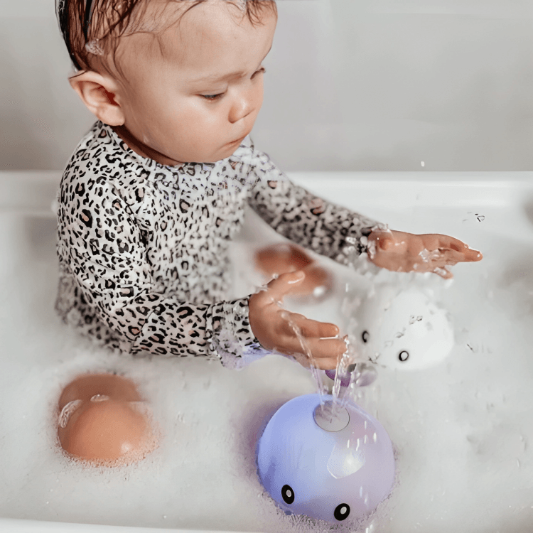 1 + 1 GRATIS IDAG | SplashPalâą | Whale badleksak - Aurora Stockholm