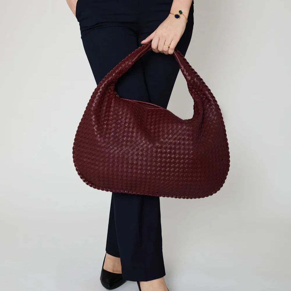 LuxeBag⹠| AxelremsvÀska i vÀvt lÀder