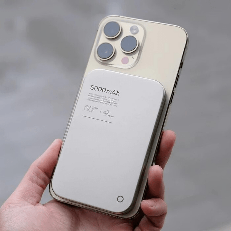 50% RABATT TILLFĂLLIGT | SlimVoltâą | Magnetisk Tunn PowerBank - Aurora Stockholm