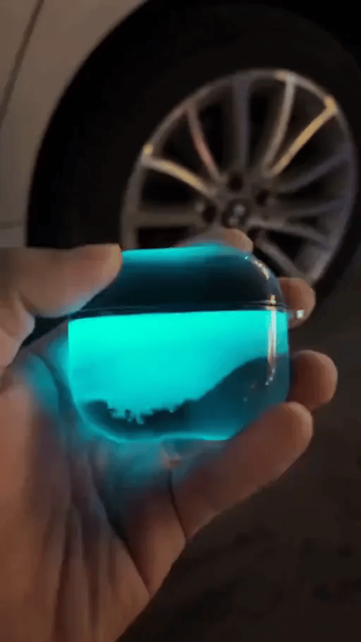 TILLFÄLLIGT 50% OFF  NeonPod™ - Självlysande AirPods-fodral