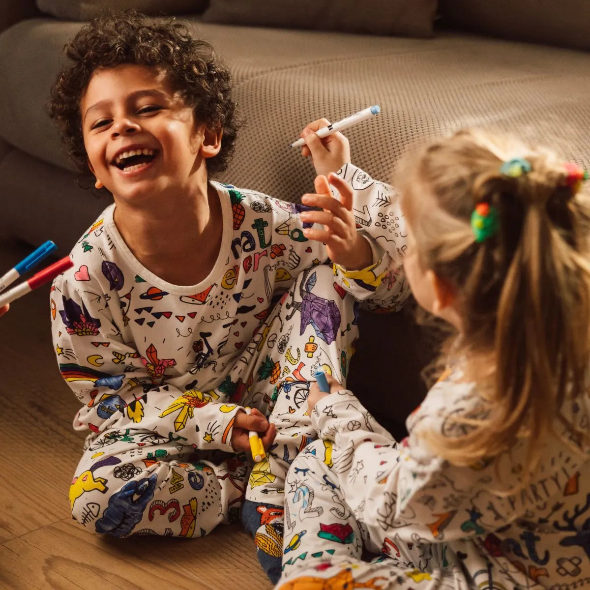 TILLFÄLLIGT 50% RABATT | PaintJammies™ | Färgläggningspyjamas för barn