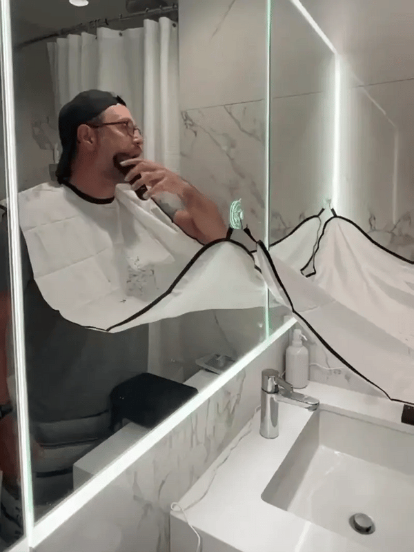 1 + 1 GRATIS IDAG  BarberCape™
