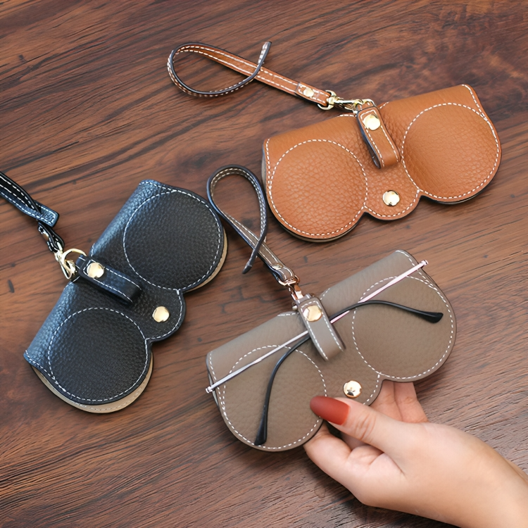 1 + 1 GRATIS IDAG | OptiPouch™ | Platsbesparande, snyggt fodral för dina solglasögon!